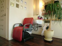 ゆったり座れるくつろげる自慢のシャンプー台！