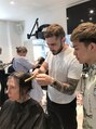 グリッツ (GLITZ) ロンドン　ヴィダルサスーンにて、ディプロマ取得