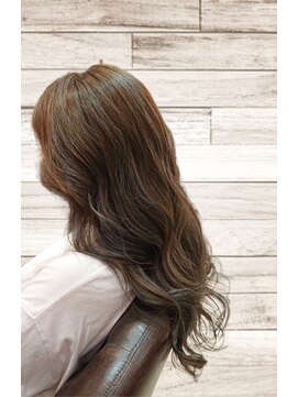 アクアヴィタエ(Aqua vitae) ゆるふわロングスタイル