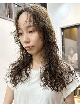 ナループロアオハナ(Nalu pu loa ohana) ロングパーマ/オリーブベージュ/ウェーブパーマ/ブリーチ無し