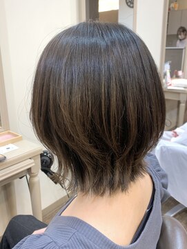 アルターリール(aL ter Rire) 黒髪/グレーベージュ/レイヤーロング/前髪パーマ/福原遼華