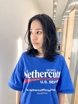 リノア 鵠沼海岸(LINOA) デザインカラー/レイヤーカット/ウェットヘア/オリーブベージュ