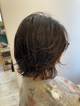 タエビスアリッサム(Taebis Alyssum) レイヤーボブ×波巻きパーマ♪