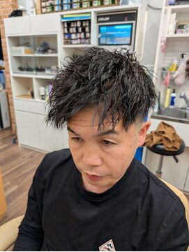 トリイ(TORII) ツイストスパイラル・フェードカット