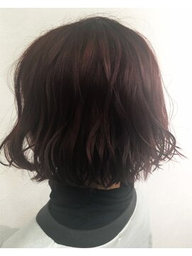 モルーア 錦糸町(Moruadh) 赤みが揺れる、くびれ外ハネボブ