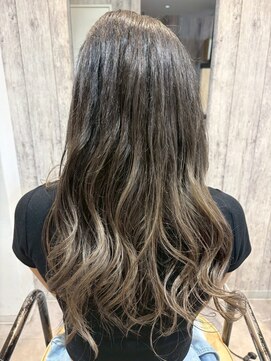 エヌアンドエー せんげん台店(N&A) 揺れるたび、色も表情も変わる◎グラデ×ウェーブロング