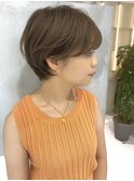 ナチュラルベージュ × ひし形シルエットショート