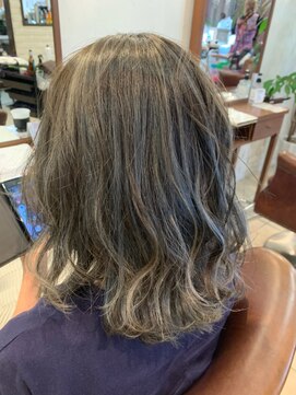 ヴィアンカ(Vianca) グレージュ×W3Dカラー