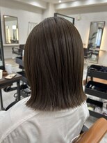 ラフィット 下大利店(lafit)&nbsp;Olive beige × 切りっぱなしボブ