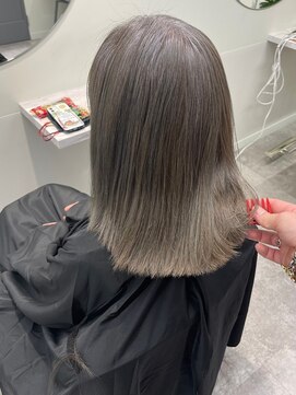 GBG 自由が丘 *After→Before*右スワイプ【白髪ぼかし脱白髪染めハイライト】