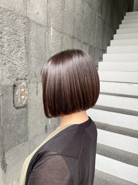 アクルヘアーバイテソロ(AKUR hair by tesoro) 前下がりボブ