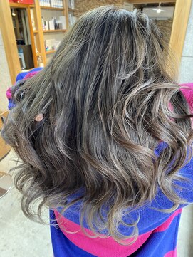 イー(E) グレイジュカラー