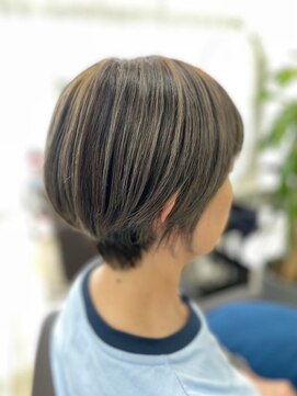 アースオーセンティック 熊本長嶺店(EARTH Authentic) ショートボブ バレイヤージュ風デザインカラー