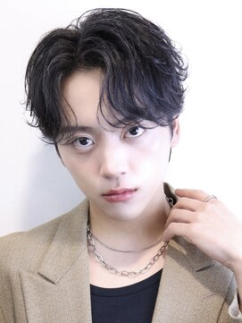 フレイバ 吉祥寺(FLAVA) カルマパーマセンターパート 緩め波巻き フェザーパーマ