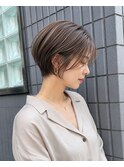 ショートカット×白髪ぼかしハイライト