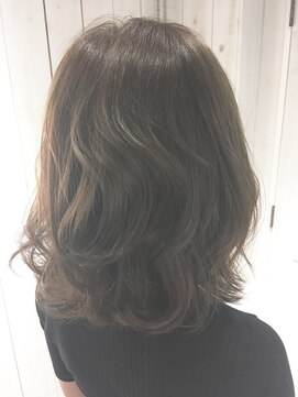 ギャレット 新宿店(Garret) ウェーブ巻き/アッシュ/マットアッシュ/20代30代40代50代60代