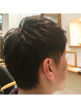 ヘアープロデュースランプス 人気 メンズ ビジネスマンデザインカット