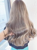 ボックスミコ(Box mico.)&nbsp;透明感のあるベージュで韓国風のツヤ巻きで大人可愛く