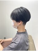 【Cuem菅原】黒髪センターパートユニセックス刈り上げスタイル