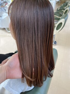 シュウ 高浜店(Shu) ベージュ