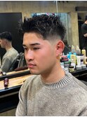 1561黒髪アッシュブラックツーブロック刈り上げ短髪ショート