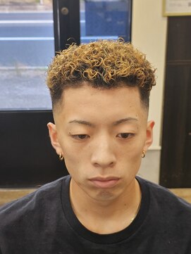 フリースタイル 舞木店(FREE STYLE) 極道パーマ×スキンフェード