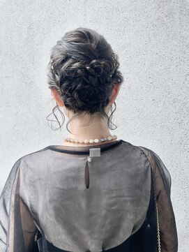 ミーゴ(m i g o) ゆるふわダウンシニヨン