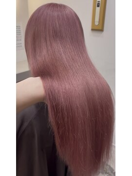 ピンクベージュ