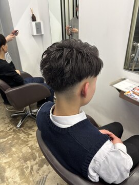アンサー 千葉中央(UNSER prod by THE DAY) 【MEN’S HAIR/サーフカール/刈り上げセンターパート/千葉】