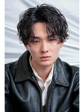 アイトーキョープラスシー 横浜(AI TOKYO+Sea) 横浜/高島町/フェザーパーマ/毛流れパーマ/センターパート