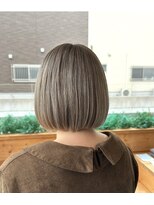 ガレリア サローネ(GALLARIA Salone by ORIGIN'S) 透明感ミルクティーベージュ × コンパクトボブ