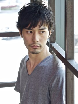 ロベルシ(ROVERSI) ショートレイヤー くせ毛風パーマ  ツーブロック　ビジネス