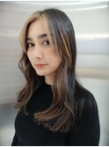 前髪に個性を入れたフェイスハイライト