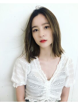 マグノリア(MAGNOLIA) ニュアンスパーマで洗練された重軽ボブ