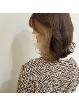 ジュエ ヘアー デザイン(Jue hair design) ミディアムヘア×ホワイトベージュイヤリングカラー