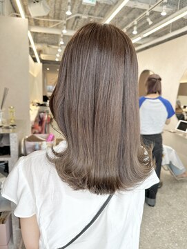 ラルム 新宿(LARME) 透明感のある明るめベージュ系カラー