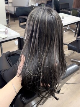 ヴィフ 大船(VIF) レイヤーカットくびれヘアハイライトカラーケアブリーチ大船駅