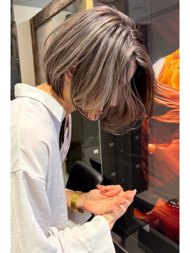 トルネード(TORNADO) 前下がりボブ細くっきりハイライト　n1.26