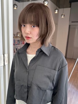 ユーフォリア 新宿通り(Euphoria) レイヤーボブ/ベージュ