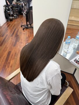 グランルッソ 岡山イオン前(GRAN LUSSO) 大人の品格「マロンブラウン」　二若