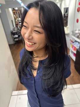 インビテーション(invitation) ハッシュカット ハイレイヤー レイヤーカット 地毛風カラー