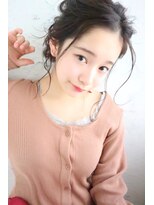 ケアシンサイバシ(CARE shinsaibashi)&nbsp;ちょいウエットヘアで大人可愛いヘアアレンジ