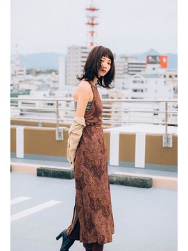 ヘアデザイン ソラ(Sola) 外ハネレイヤーボブ,ロブスタイル×暗髪ブラウン