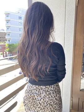 リバレッジ 白金(Leverage) ハイライトで外国人風ヘア