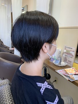 コアフィールフィス(COIFFURE fils) 《見附　今町》イメチェン　大人見え　耳かけショート