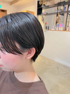 エシレ(esille.) ダークアッシュの丸みショート