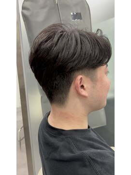 ジエクト アイロ 江坂駅前店(The Ect ilo) メンズ　ショート　センターパート