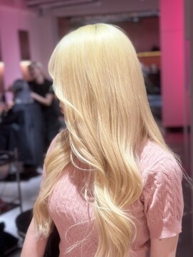 ダズリングディア(Dazzling Deer) 抜きっぱなしブロンド/ハイトーン/リタッチブリーチ/ハイトーン