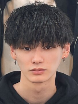 バース バイ ハピネス(BIRTH by happiness) 奈良縦落ちツイストスパイラルパーマ刈り上げマッシュ