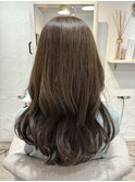 オリーブベージュ